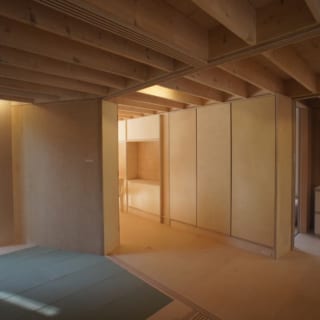 畳部屋から廊下の眺め