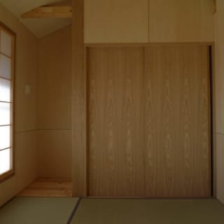 寝室はご夫婦の希望で和室をつくった。