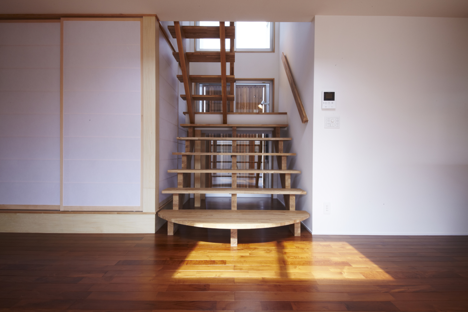 家の中に公園 子どもが安全に走り回れる家 建築家ポータルサイト Klasic クラシック 理想の注文住宅を建てよう 建築事例一覧 建築家 検索ならおまかせください