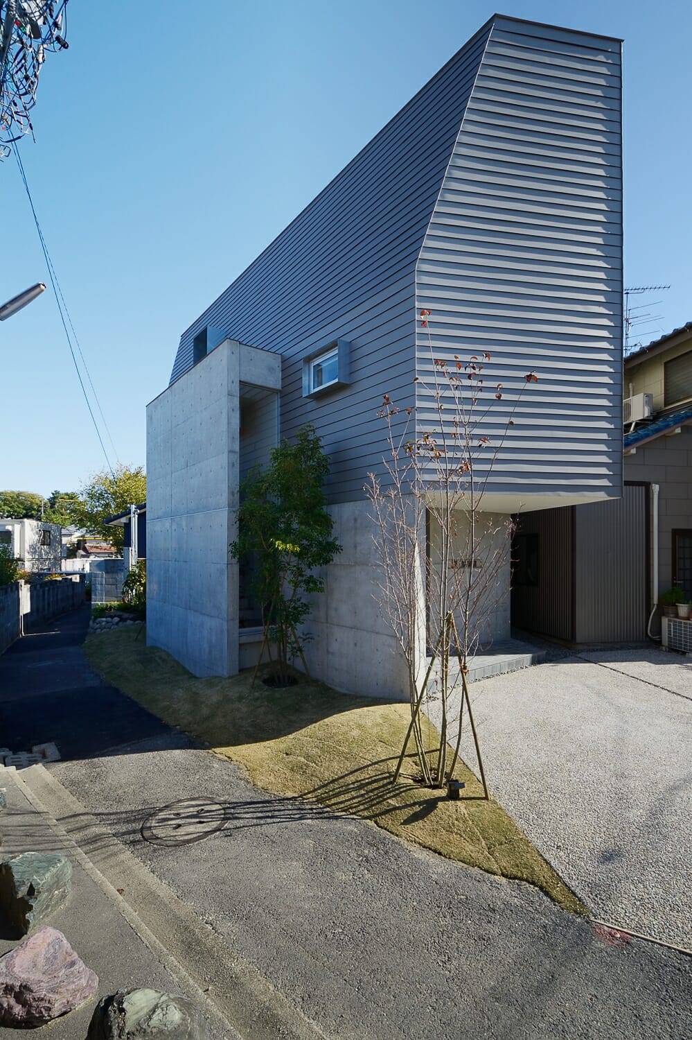 狭小いびつな土地で叶えた 家族4人の快適ハイブリット住宅 建築家ポータルサイト Klasic クラシック 理想の注文住宅 を建てよう 建築事例一覧 建築家検索ならおまかせください 狭小いびつな土地で叶えた 家族4人の快適ハイブリット住宅 建築家ポータルサイト Klasic クラシック 理想の注文住宅 を建てよう 建築事例一覧 建築家検索ならおまかせください
