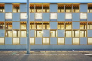 バルコニーに配置した耐力壁が生み出す デザインと快適な居住性の可能性