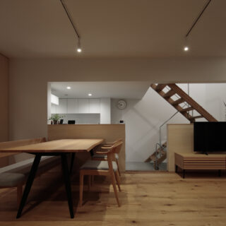 空間はひとつながりでありながら、大きな棟は天井が高く、小さな棟は天井が低い。開放的なリビングダイニングの隣に、こもり感のあるキッチンの小空間が寄り添うことで、対比によってより広さを感じられるという仕掛け。