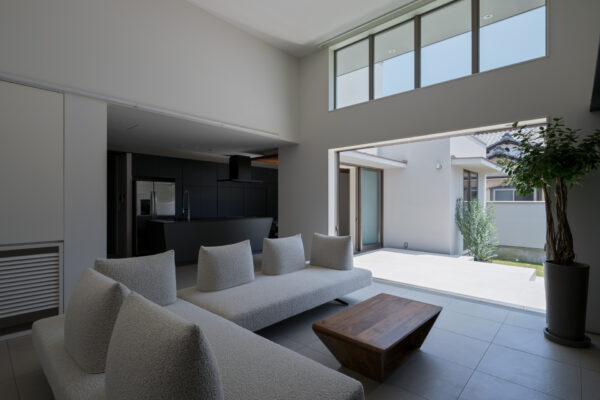 安心・使い勝手・デザインの三位一体 理想だった上質な暮らしを叶えた平屋