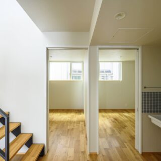 1階、個室A（左）、個室B（右）。将来的には子ども部屋としたり、寝室を引っ越したりと活用の可能性は広い。
